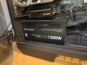 Thermaltake Toughpower Grand Riing 1200W Modular