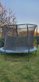 Trampolína