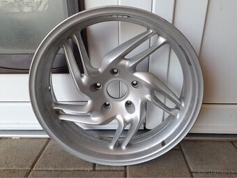 BMW zadné koleso