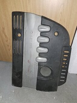 Kryt motora Alfa Romeo 147