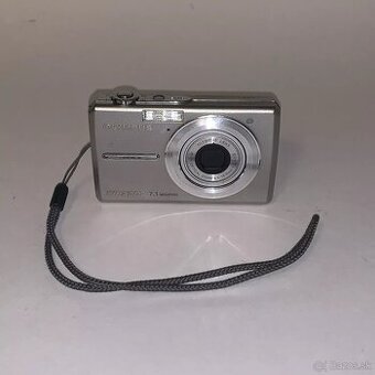 Olympus FE-220 Digital Camera 7.1MP