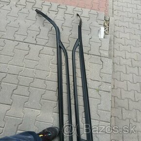 Predám strešné lišty+pozdlžné nosiče na VW Golf MK3 Combi