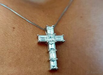 Luxusný diamantovy prívesok z 18k zlata