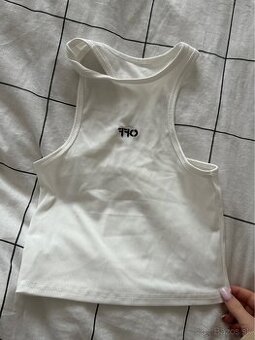 Off White top S