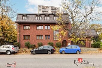 VILA v centre  mestskej časti Rača