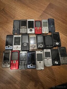 Predám 21 Sony Ericssonov na diely