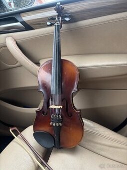 Predam husle  1/4  detske komplet ustrojene + slák