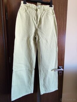 Svetlo zelené rifle Bershka veľ.40, vysoký pás