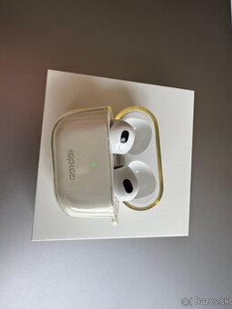 Apple AirPods 3. generácia, s nabíjacím puzdrom Magsafe