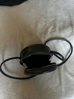 Malá okrúhla kabelka