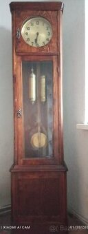 Zdravim mám na predaj starožitné hodiny