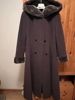 elegantný zimný kabát s kožušinou