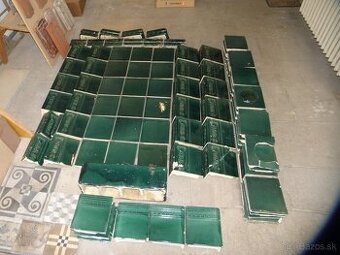 Kachlova pec, zelena, kachle 30-te roky XX storocia Meissen