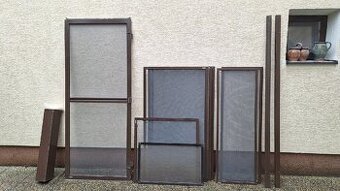 Sieťky na okná a balkónové dvere Climax so žalúziou