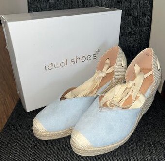 Predám krásne sandále na platforme na šnurovanie