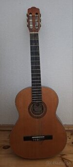 Klasická akustická gitara