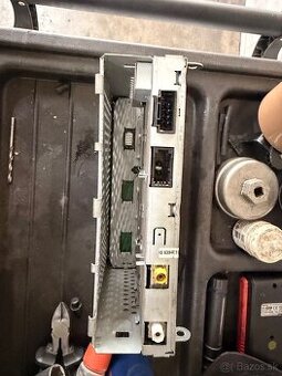 Jednotka autoradia Audi A6C6