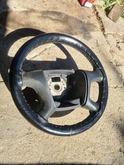 Predám koženkový volant na Octavia 2