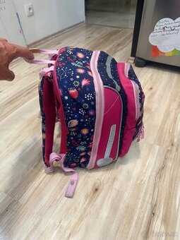 Školska taška pre prvý stupeň