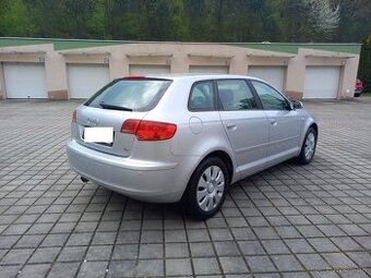 Audi A3 Sportback 1.6 i,75Kw(105Ps) EXCLUSIVE