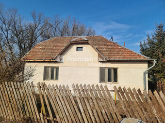 F002-012KRTA 5-izbový rodinný dom Ipeľské Predmostie