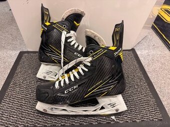 BRUSLE BAUER CCM SUPER TACKS  vel. 42,5/7,5 D  Velmi pěkné