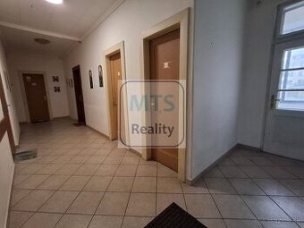 Ponúkame na prenájom kanceláriu v centre mesta na ulici Škul