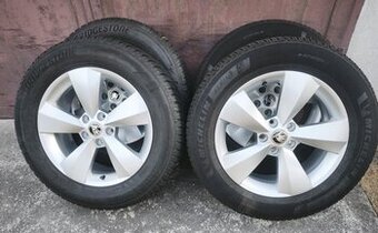 5x112,r17,ŠKODA-6,5J,et38,215-65-Michelin-1324-5mm-top stav