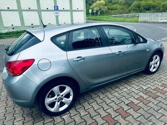 Opel Astra J 1.7 CDTI