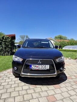 Mitsubishi Outlander 2.2 DI-D automat , 7 miestne