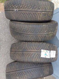 235/60R18