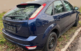 Ford Focus 1.6 2012 predám MOTOR SHDA, piate DVERE,