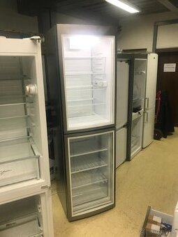 Presklená chladnička s ventilátorom a LED osvetlením