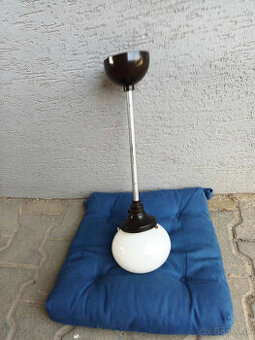 Predám bakelitovú lampu s mliečnym sklom