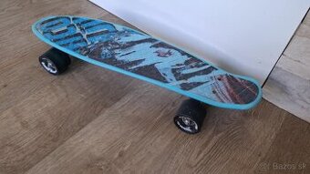 Svietiaci skateboard