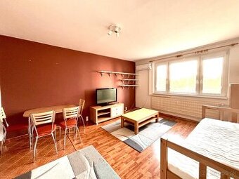 2-izbový byt vo Vrábľoch (sídl.Lúky) na prenájom