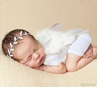Newborn fotenie- krídla + čelenka