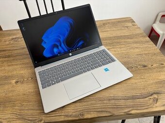 /HP/Notebook/4GB RAM DDR5/128GB NVMe SSD/Intel/2GB