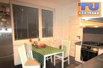 NA PREDAJ 3-IZBOVÝ BYT V DUBNICI NAD VÁHOM S VÝMEROU 80 M2.