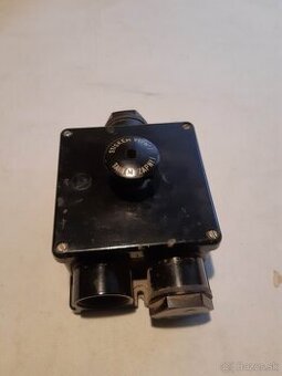 Tlačidlový 3-pólový vypínač - 1