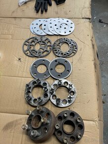 Podlozky pod kolesa rozsirovacie Mix