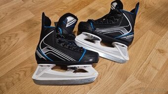 Na predaj detske chlapčenské korčule.