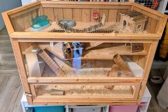 REZERVOVANÉ - Klietka so škrečkom - drevená