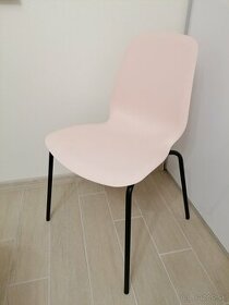 Svetlo rúžová stolička IKEA - 1