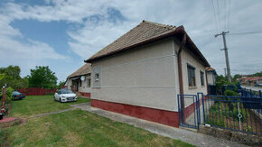 RD v obci Podlužany - postavený na pozemku o výmere 2500 m2