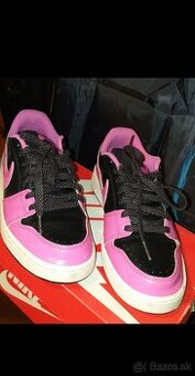 Nike tenisky