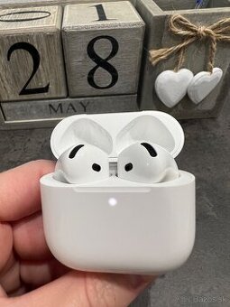 Apple AirPods 4 ANC