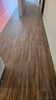 Predam kompozitnu podlahu 42.5m² 4+1.5 mm podlozka