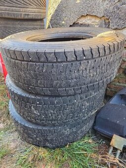 Pneu 285/70 R 19.5