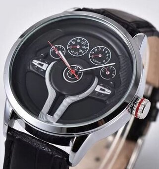 Hodinky BMW na zadnej aj prednej strane